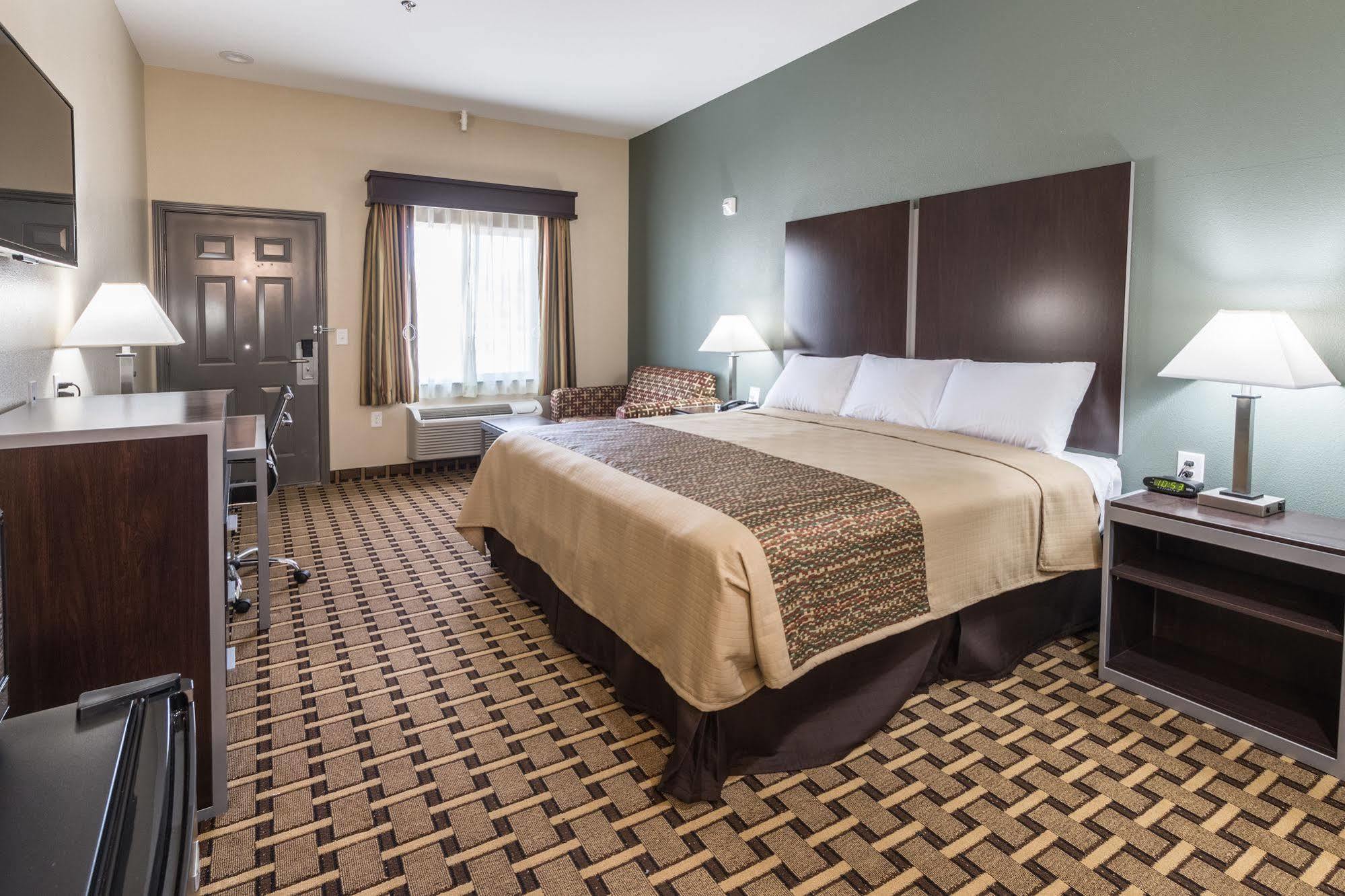 Scottish & Motel 2*